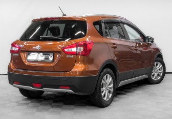 Подержанный автомобиль Suzuki SX4 Hatchback 2018 года (6 фото)