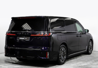 Подержанный автомобиль Voyah Dream 2023 года (4 фото)