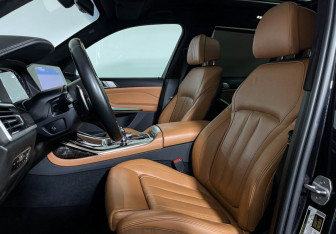 Подержанный автомобиль BMW X7 2019 года (16 фото)