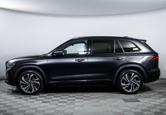 Подержанный автомобиль Geely Monjaro 2023 года (8 фото)