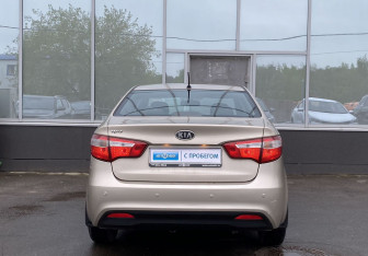 Подержанный автомобиль Kia Rio Sedan 2012 года (6 фото)