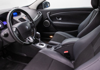Подержанный автомобиль Renault Megane Hatchback 2010 года (10 фото)