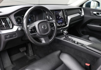 Подержанный автомобиль Volvo XC60 2019 года (16 фото)
