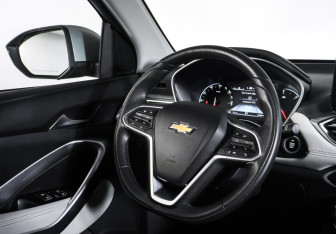 Подержанный автомобиль Chevrolet Captiva 2022 года (16 фото)