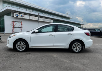 Подержанный автомобиль Mazda 3 Sedan 2012 года (8 фото)