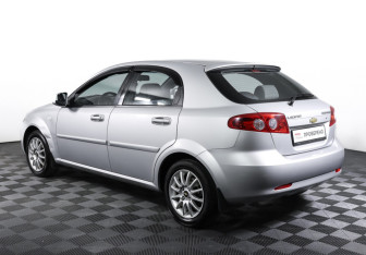 Подержанный автомобиль Chevrolet Lacetti Hatchback 2010 года (7 фото)