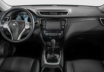 Подержанный автомобиль Nissan X-Trail 2016 года (11 фото)