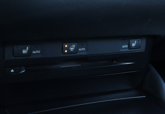 Подержанный автомобиль Lexus ES 2020 года (17 фото)