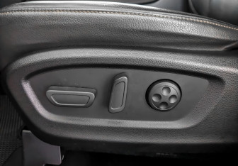 Подержанный автомобиль GAC GS8 2021 года (17 фото)