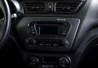 Подержанный автомобиль Kia Rio Sedan 2013 года (13 фото)