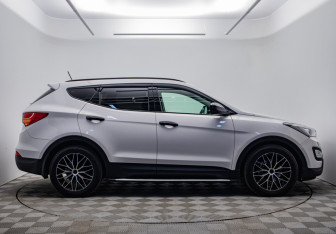 Подержанный автомобиль Hyundai Santa Fe 2013 года (6 фото)