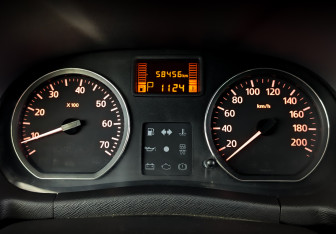 Подержанный автомобиль Nissan Terrano 2014 года (13 фото)