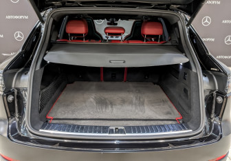 Подержанный автомобиль Porsche Cayenne 2020 года (10 фото)