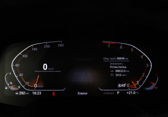 Подержанный автомобиль BMW X6 2022 года (13 фото)