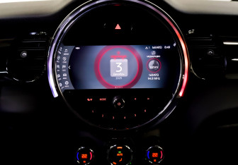 Подержанный автомобиль MINI Hatch 2021 года (16 фото)