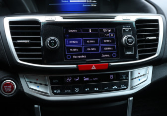 Подержанный автомобиль Honda Accord Sedan 2013 года (14 фото)