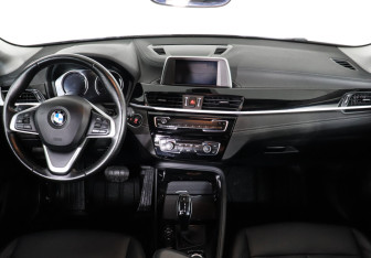 Подержанный автомобиль BMW X2 2018 года (10 фото)