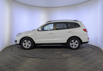 Подержанный автомобиль Hyundai Santa Fe 2012 года (8 фото)