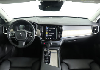 Подержанный автомобиль Volvo S90 2021 года (12 фото)