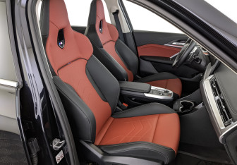 Подержанный автомобиль BMW X1 2024 года (24 фото)