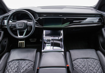 Подержанный автомобиль Audi SQ8 2023 года (13 фото)