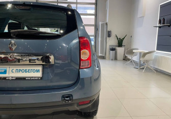 Подержанный автомобиль Renault Duster 2014 года (7 фото)
