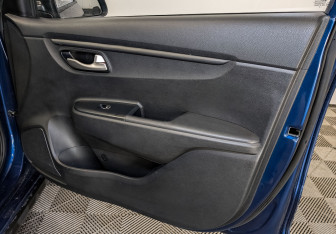 Подержанный автомобиль Kia Rio Hatchback 2021 года (20 фото)