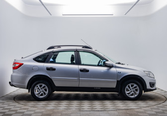 Подержанный автомобиль LADA (ВАЗ) Granta Liftback 2015 года (4 фото)