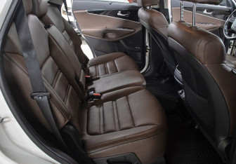 Подержанный автомобиль Kia Sorento 2018 года (13 фото)