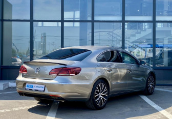 Подержанный автомобиль Volkswagen Passat CC 2012 года (5 фото)