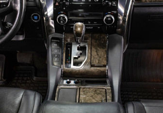 Подержанный автомобиль Toyota Alphard 2019 года (19 фото)