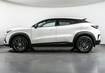 Подержанный автомобиль Changan UNI-T 2022 года (8 фото)