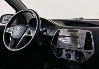 Подержанный автомобиль Hyundai i20 2009 года (9 фото)
