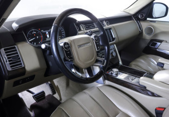 Подержанный автомобиль Land Rover Range Rover 2015 года (16 фото)