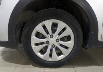 Подержанный автомобиль Kia Rio Hatchback 2021 года (10 фото)