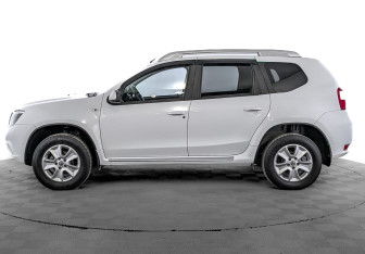 Подержанный автомобиль Nissan Terrano 2021 года (8 фото)