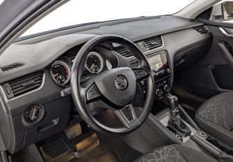 Подержанный автомобиль Skoda Octavia Liftback 2019 года (15 фото)