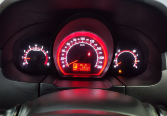 Подержанный автомобиль Kia Ceed Hatchback 2010 года (16 фото)