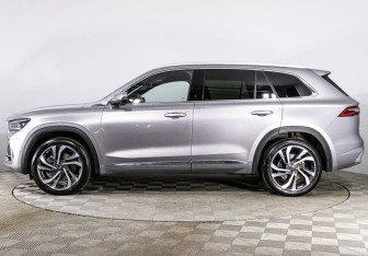 Подержанный автомобиль Geely Monjaro 2023 года (3 фото)