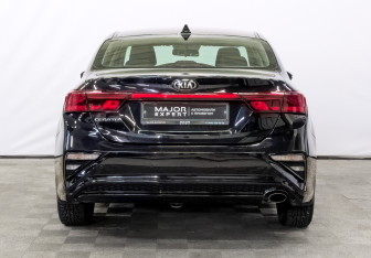 Подержанный автомобиль Kia Cerato Sedan 2019 года (6 фото)