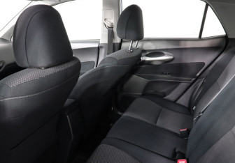 Подержанный автомобиль Toyota Auris Hatchback 2011 года (3 фото)