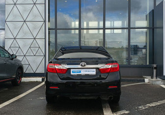 Подержанный автомобиль Toyota Camry Sedan 2014 года (6 фото)