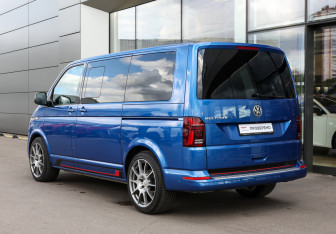 Подержанный автомобиль Volkswagen Multivan 2020 года (7 фото)