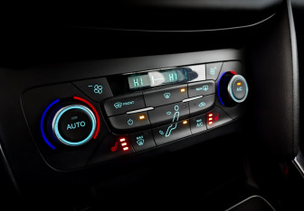 Подержанный автомобиль Ford Focus Hatchback 2016 года (27 фото)