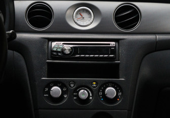 Подержанный автомобиль Mitsubishi Outlander 2005 года (10 фото)