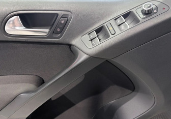 Подержанный автомобиль Volkswagen Tiguan 2010 года (18 фото)
