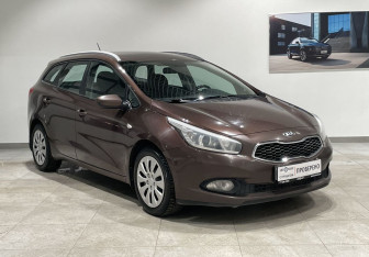 Подержанный автомобиль Kia Ceed Wagon 2012 года (3 фото)