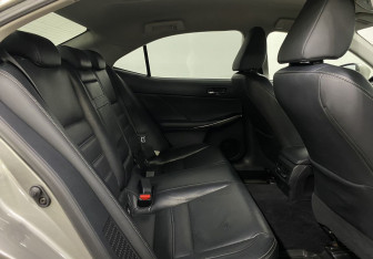 Подержанный автомобиль Lexus IS Sedan 2013 года (23 фото)
