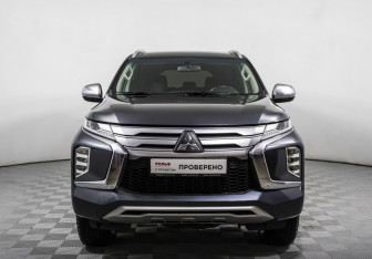 Подержанный автомобиль Mitsubishi Montero Sport 2022 года (2 фото)