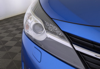 Подержанный автомобиль Toyota Verso 2014 года (11 фото)